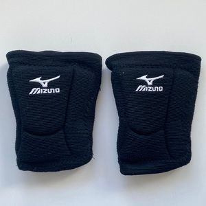 Almost New!  Mizuno LR6 Volleyball Kneepads, Size Medium